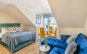 Apartment Six - Uk44288